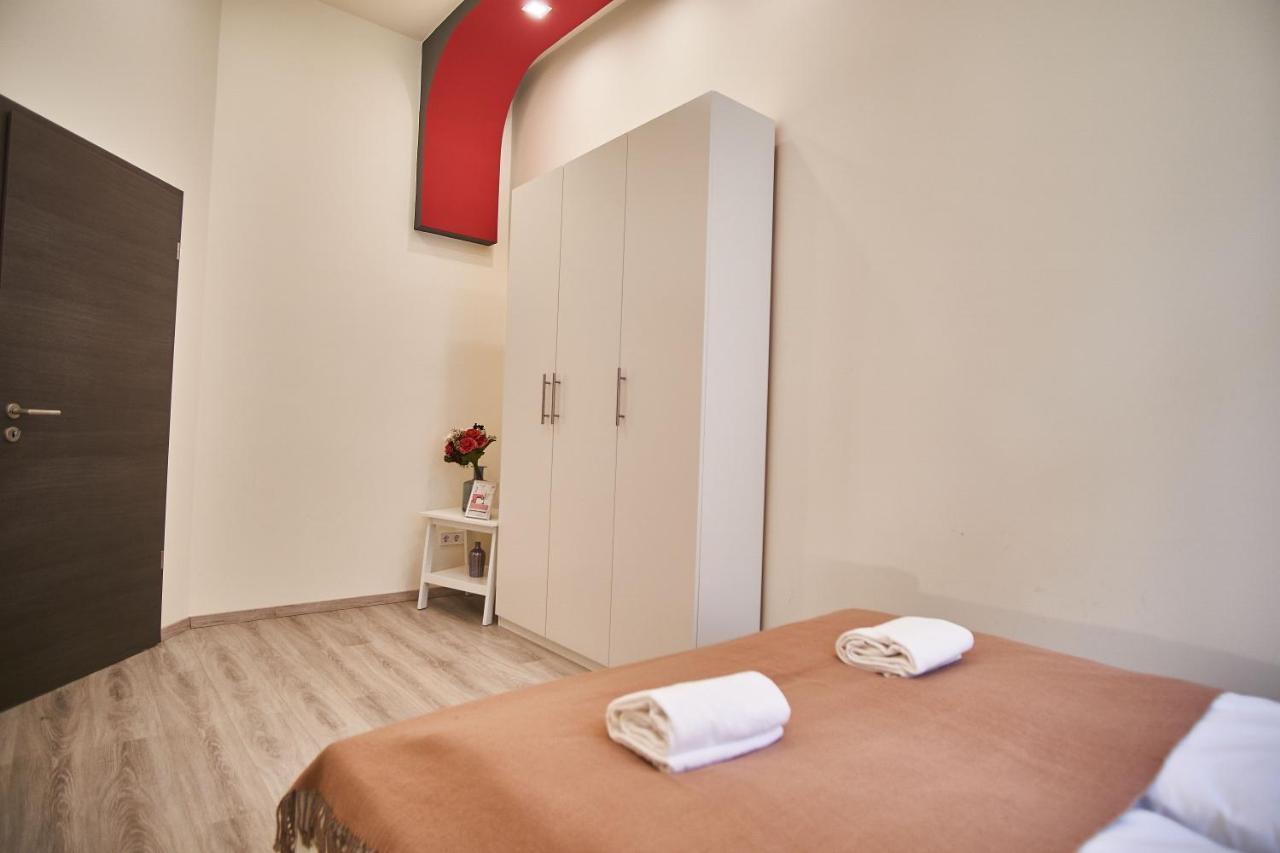 F4 Design Apartment- บูดาเปสต์ ภายนอก รูปภาพ