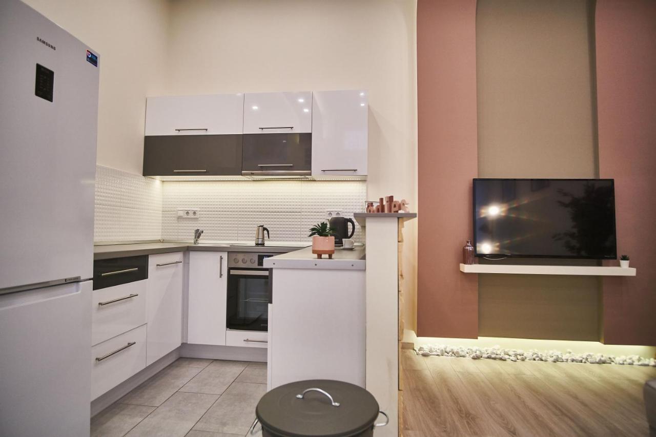 F4 Design Apartment- บูดาเปสต์ ภายนอก รูปภาพ